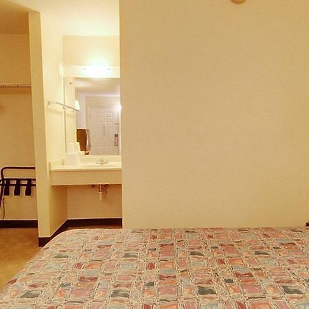Americas Best Value Inn And Suites 카번데일 외부 사진