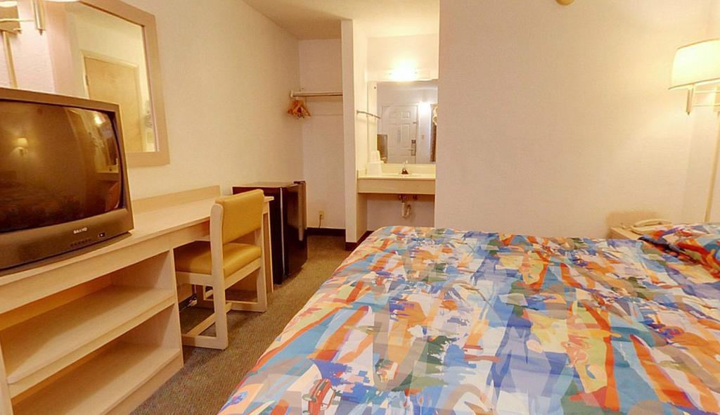 Americas Best Value Inn And Suites 카번데일 객실 사진