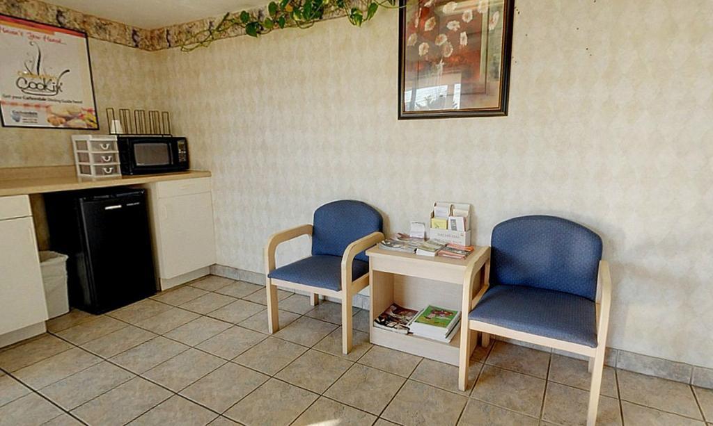 Americas Best Value Inn And Suites 카번데일 외부 사진
